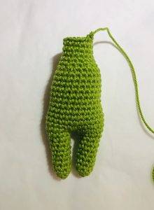 leg valérie rainbow flower free crochet pattern doll easy beginner fast