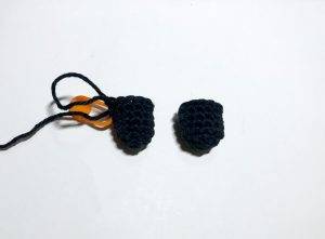 jambes lucius chat vampire patron crochet poupée amigurumi débutant gratuit halloween animal