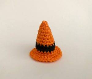 chapeau lucius chat vampire patron crochet poupée amigurumi débutant gratuit halloween animal