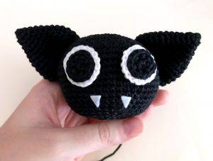 tête lucius chat vampire patron crochet poupée amigurumi débutant gratuit halloween animal