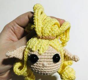 cheveux ashana elfe cupidon amour saint valentin patron crochet gratuit facile débutant poupée amigurumi