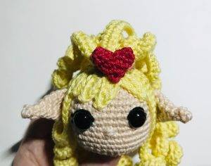 cheveux ashana elfe cupidon amour saint valentin patron crochet gratuit facile débutant poupée amigurumi