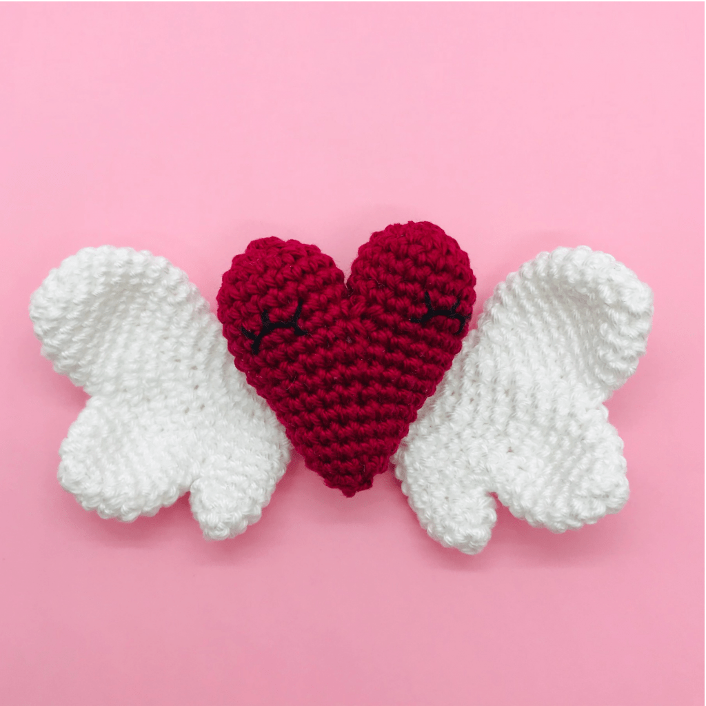 crochet pattern winged heart love amigurumi