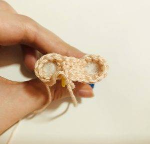 corps gaelia fée de pâques patron crochet gratuit poupée débutant facile oeuf