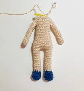 corps gaelia fée de pâques patron crochet gratuit poupée débutant facile oeuf