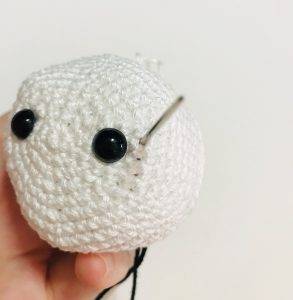 yeux lapine tsum tsum patron crochet gratuit décoration débutant facile pâques oeuf