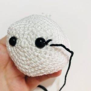 yeux lapine tsum tsum patron crochet gratuit décoration débutant facile pâques oeuf