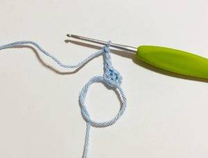 noeud robe gaelia fée de pâques patron crochet gratuit poupée débutant facile oeuf