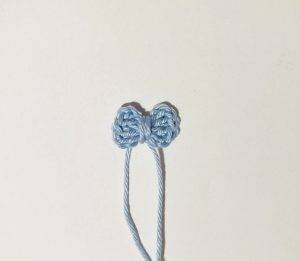 noeud robe gaelia fée de pâques patron crochet gratuit poupée débutant facile oeuf