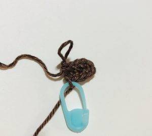 panier gaelia fée de pâques patron crochet gratuit poupée débutant facile oeuf