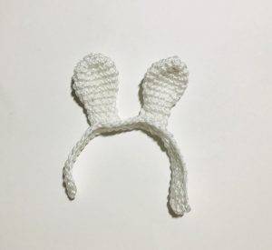 serre tête oreille lapin gaelia fée de pâques patron crochet gratuit poupée débutant facile oeuf