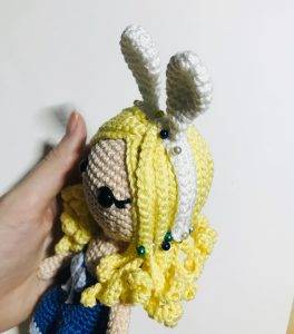 serre tête oreille lapin gaelia fée de pâques patron crochet gratuit poupée débutant facile oeuf