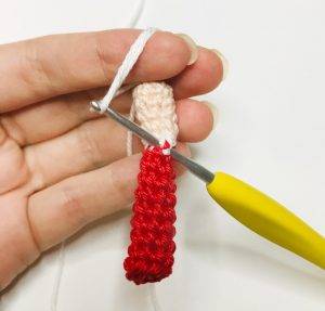 bras elerinna elfe de noël patron crochet poupée amigurumi débutant gratuit