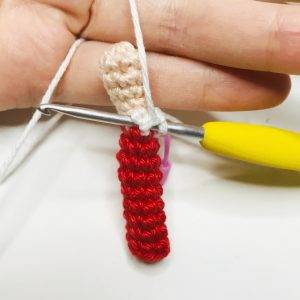 bras elerinna elfe de noël patron crochet poupée amigurumi débutant gratuit