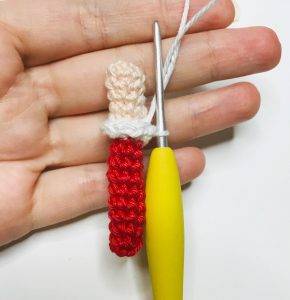 bras elerinna elfe de noël patron crochet poupée amigurumi débutant gratuit