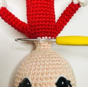 robe elerinna elfe de noël patron crochet poupée amigurumi débutant gratuit