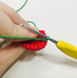 chaussures elerinna elfe de noël patron crochet poupée amigurumi débutant gratuit