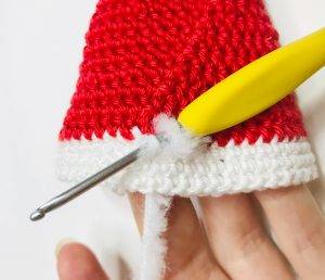 bonnet elerinna elfe de noël patron crochet poupée amigurumi débutant gratuit