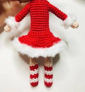 robe elerinna elfe de noël patron crochet poupée amigurumi débutant gratuit