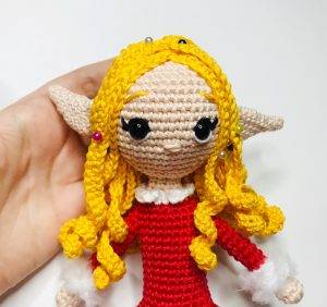 cheveux elerinna elfe de noël patron crochet poupée amigurumi débutant gratuit