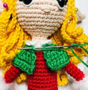 cape elerinna elfe de noël patron crochet poupée amigurumi débutant gratuit