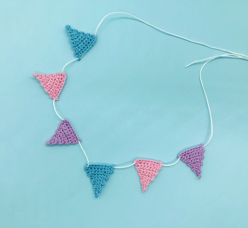 mini pennant garland crochet pattern