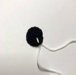 yeux vampina chauve souris patron crochet poupée amigurumi débutant gratuit halloween animal