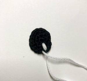 yeux vampina chauve souris patron crochet poupée amigurumi débutant gratuit halloween animal