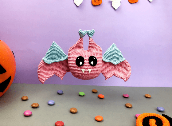 crochet pattern halloween bat love