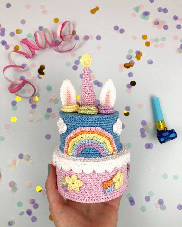 gâteau anniversaire magique crochet amigurumi patron débutant dinette