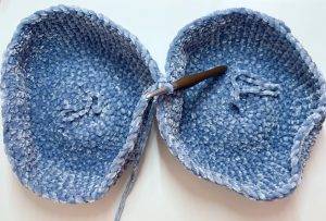 heart pillow cushion free crochet pattern easy decoration valentine day