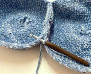 heart pillow cushion free crochet pattern easy decoration valentine day