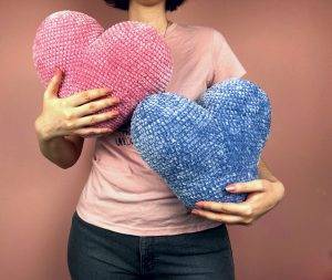heart pillow cushion free crochet pattern easy decoration valentine day