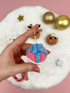 christmas gift macaron easy crochet amigurumi pattern beginner food decoration