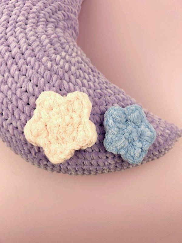 moon pillow free crochet pattern easy for beginner amigurumi decoration baby room star