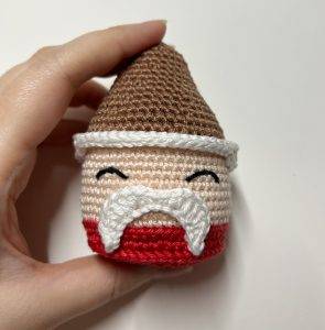 moustache cupcake père noël patron crochet nourriture dinette amigurumi débutant gratuit