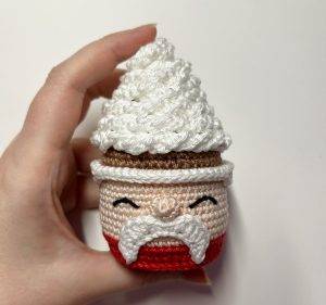 crème cupcake père noël patron crochet nourriture dinette amigurumi débutant gratuit