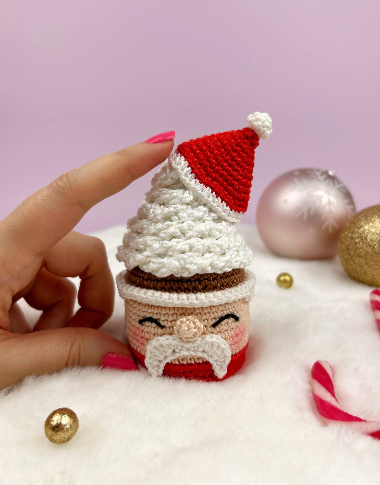cupcake père noël patron crochet nourriture dinette amigurumi débutant gratuit