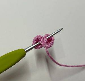 coeur baguette magique chat patron crochet gratuit décoration débutant facile