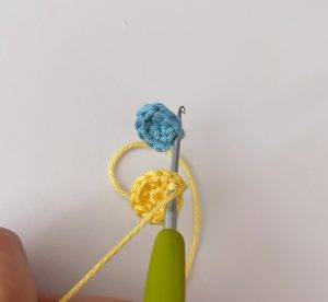 petals rainbow flower ring free crochet pattern easy for beginner spring